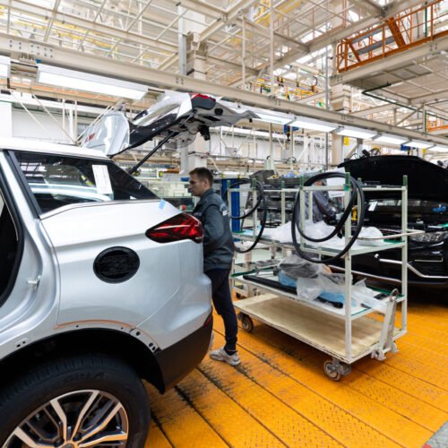 Major problems facing by automobile companies in manufacturing
